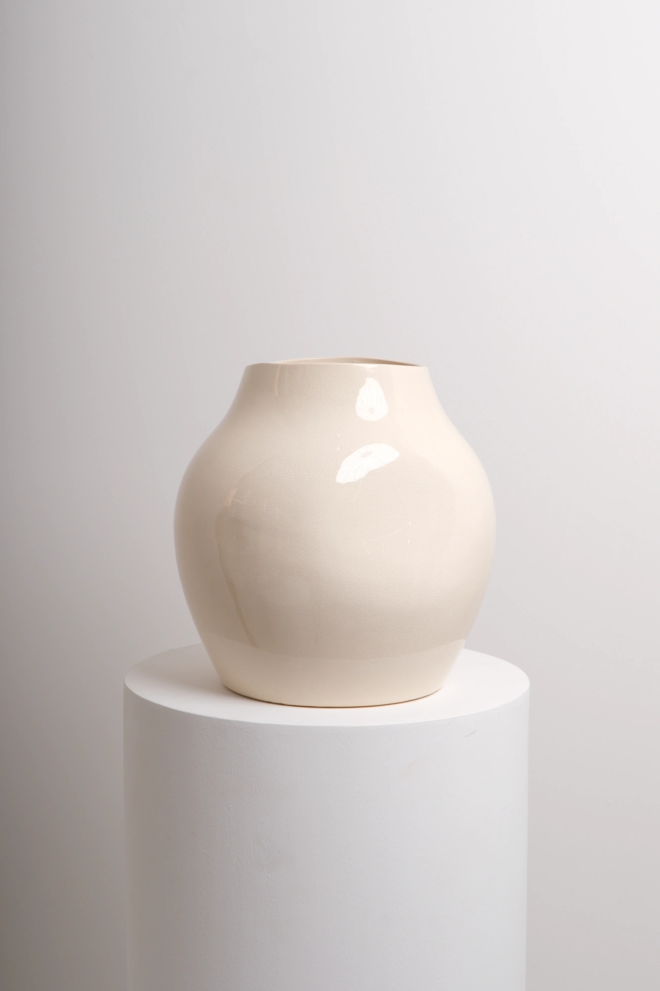 Ceramic Vase (Size M, 23 cm)
