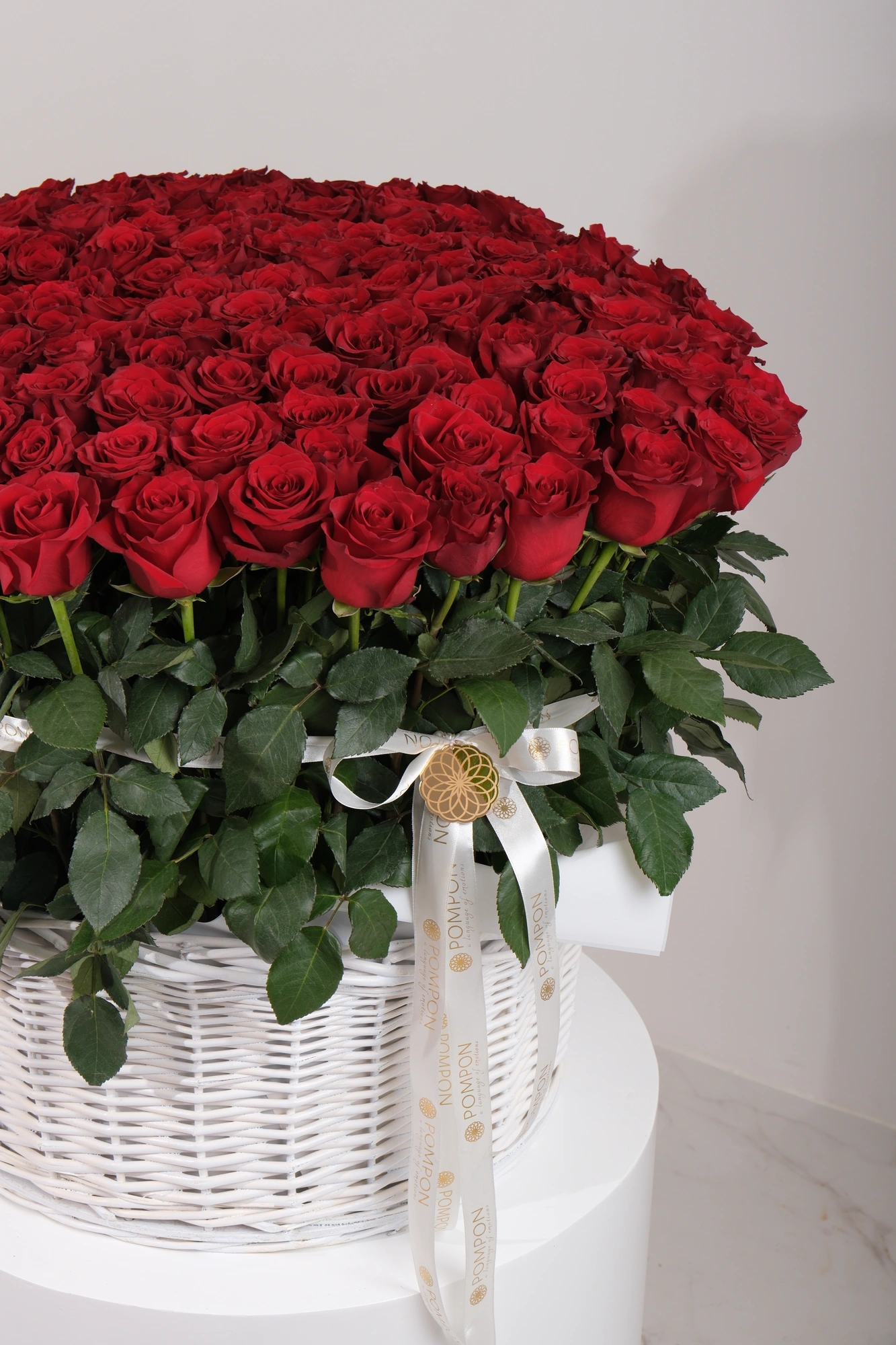 Mono Rose Basket